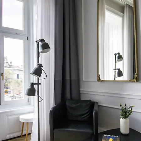 Apartamento Wilson's Andrassy Avenue *