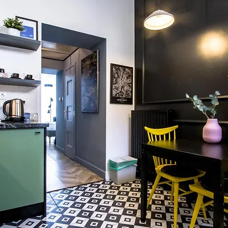 Wilson's Andrassy Avenue Apartment *
